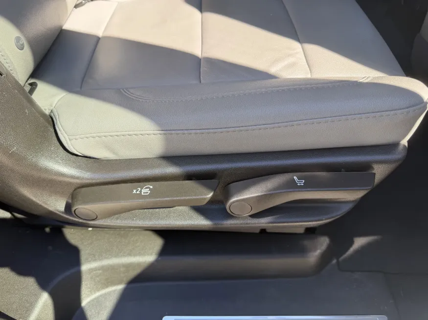 2025 Chevrolet Suburban LT | Photo 14 of 24