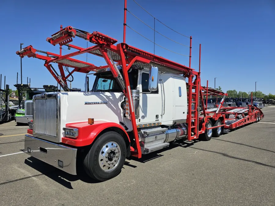 2020 Western Star 4900FA | Photo 1 of 34