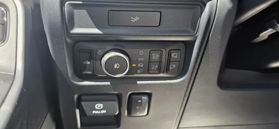 2026 Ford F-150 | Photo 14 of 34