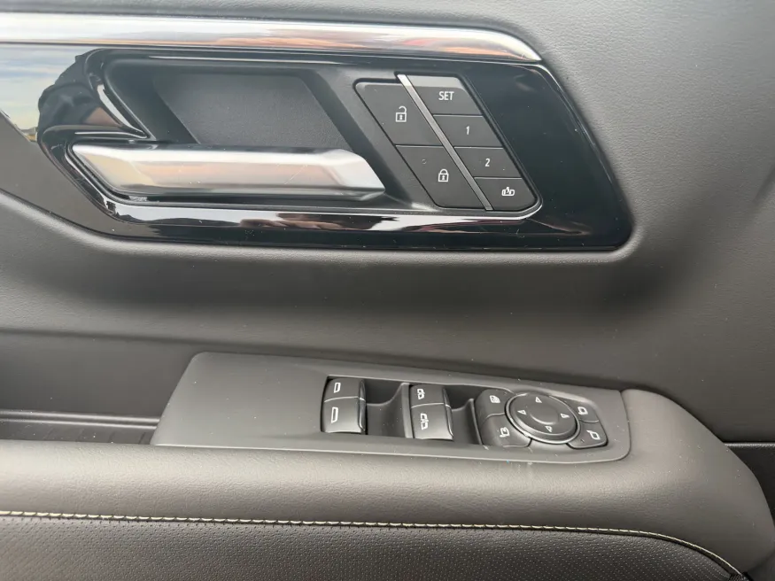 2026 Chevrolet Tahoe Premier | Photo 15 of 23