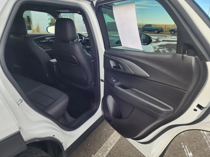 2021 Chevrolet Trailblazer RS | Photo 13 of 23