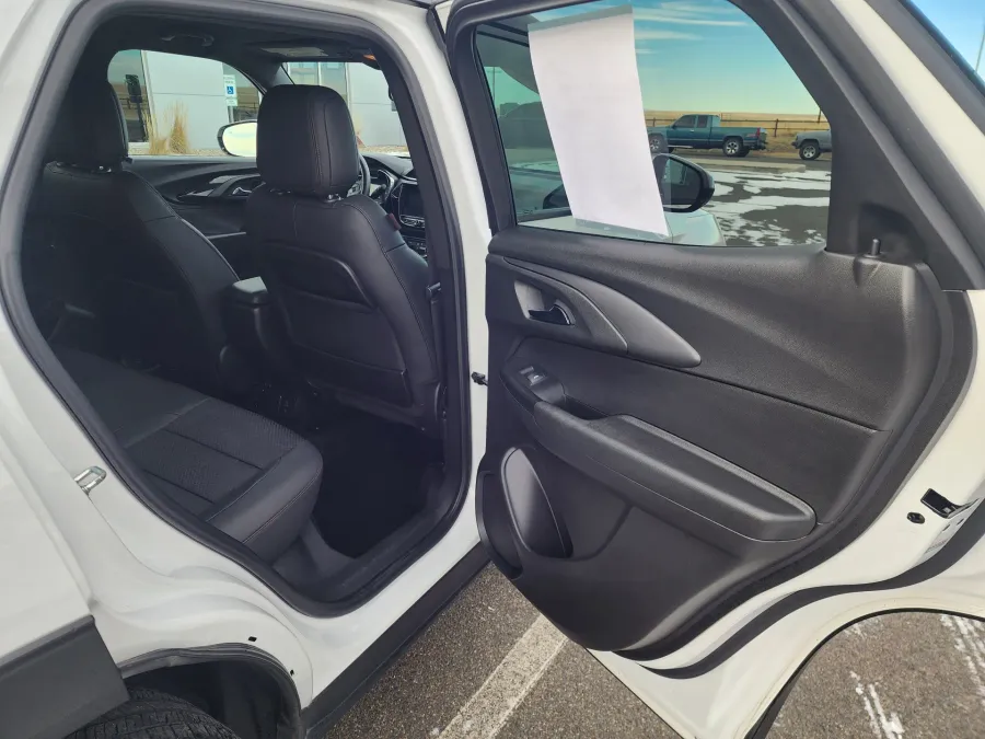 2021 Chevrolet Trailblazer RS | Photo 13 of 23