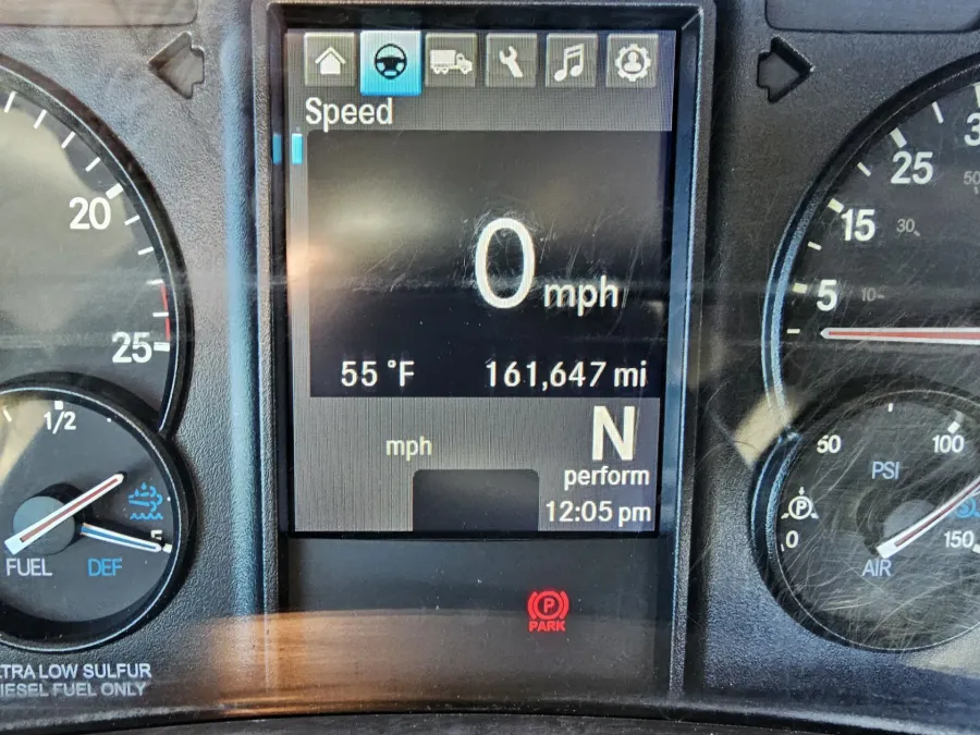 2023 Western Star 4900SA | Photo 18 of 18