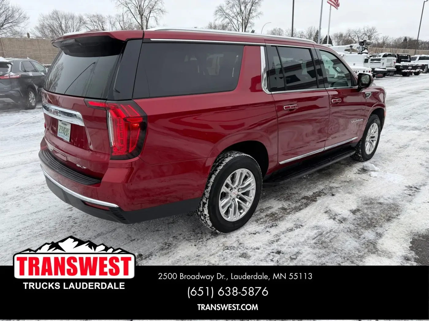 2024 GMC Yukon XL SLT | Photo 4 of 22