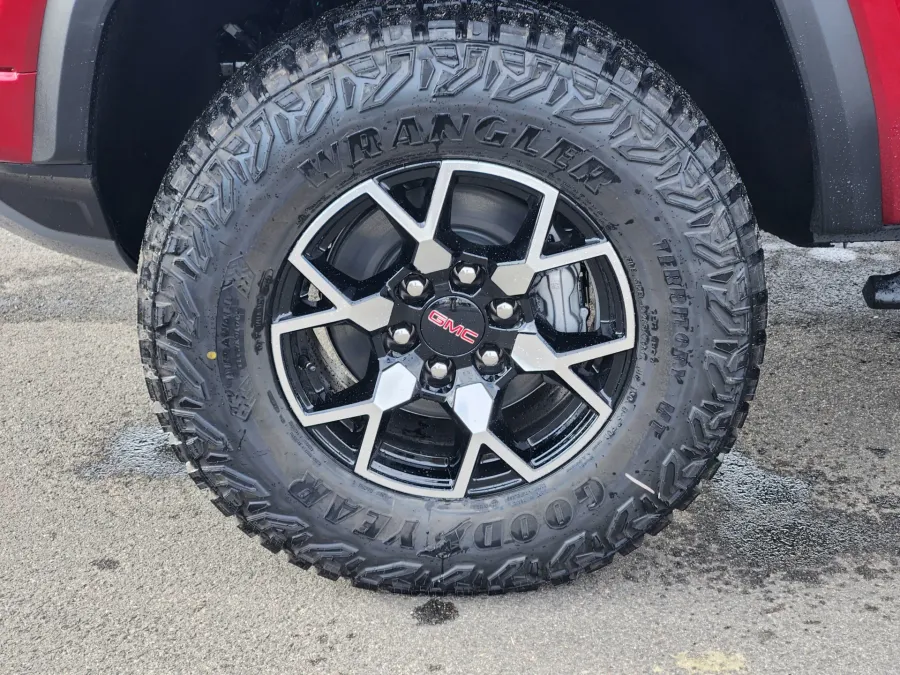 2026 GMC Canyon 4WD AT4X | Photo 6 of 25