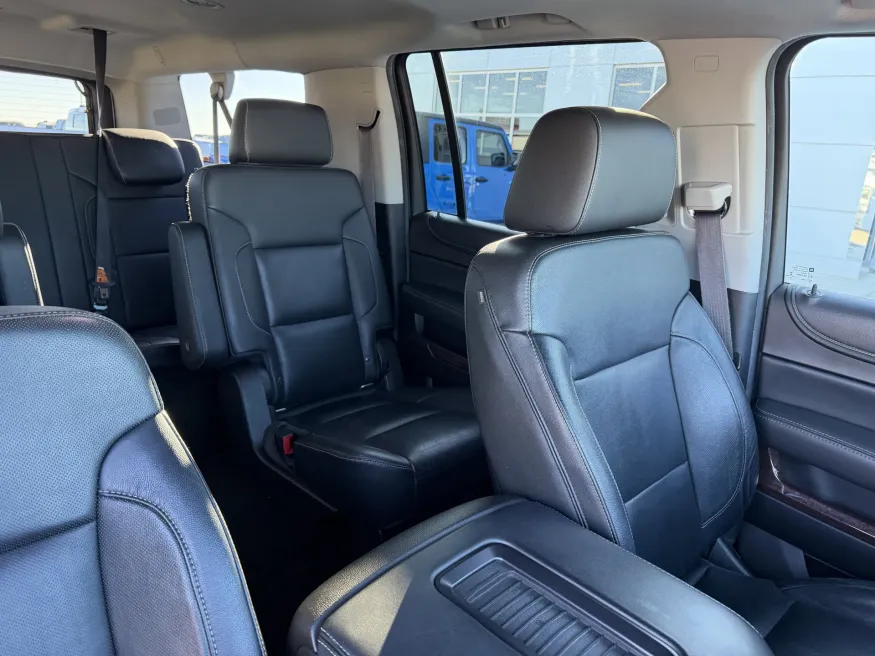 2016 GMC Yukon XL SLT | Photo 15 of 21