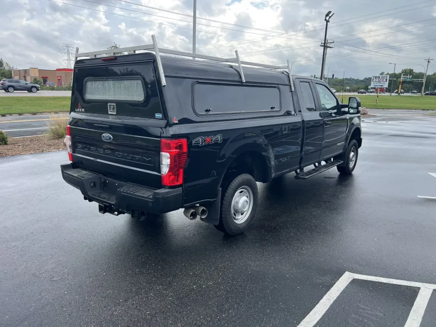 2022 Ford F-350 | Photo 10 of 15