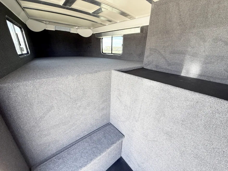 2027 Cimarron Winstar 5HGN | Photo 16 of 20