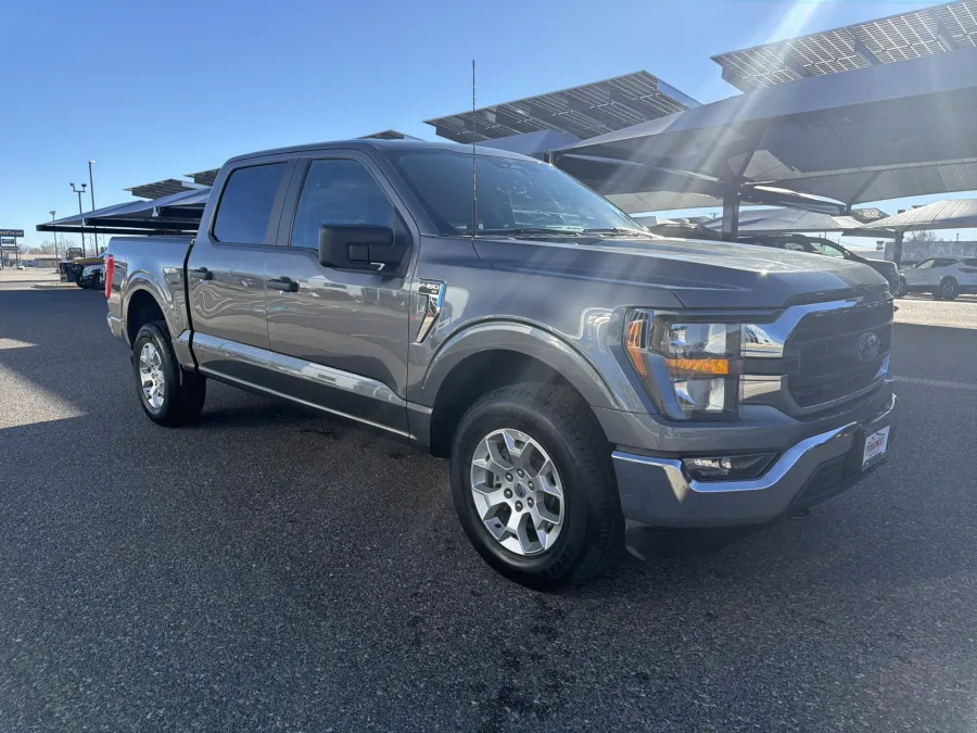 2023 Ford F-150 XL | Photo 6 of 18