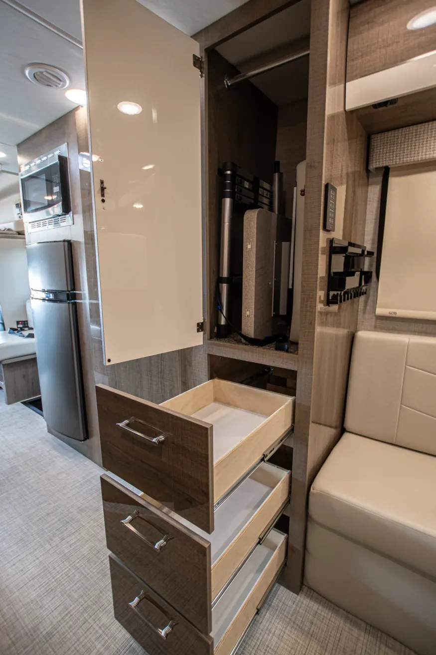 2022 Entegra Qwest 24N | Photo 19 of 22