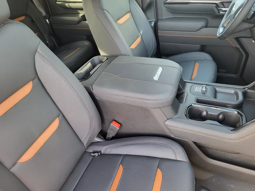 2026 GMC Sierra 2500HD AT4 | Photo 12 of 25