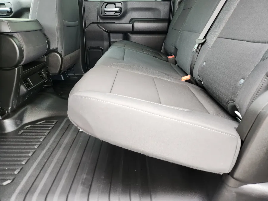 2024 GMC Sierra 2500HD Pro | Photo 10 of 29