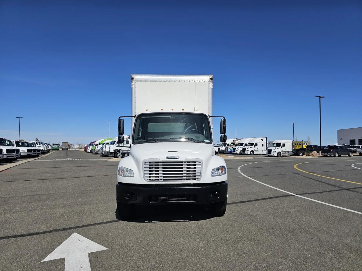 2019 Freightliner M2 106 | Photo 2 of 19