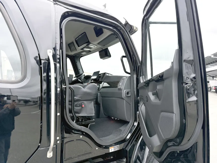 2025 Freightliner M2 106 Plus Summit Hauler | Photo 19 of 22