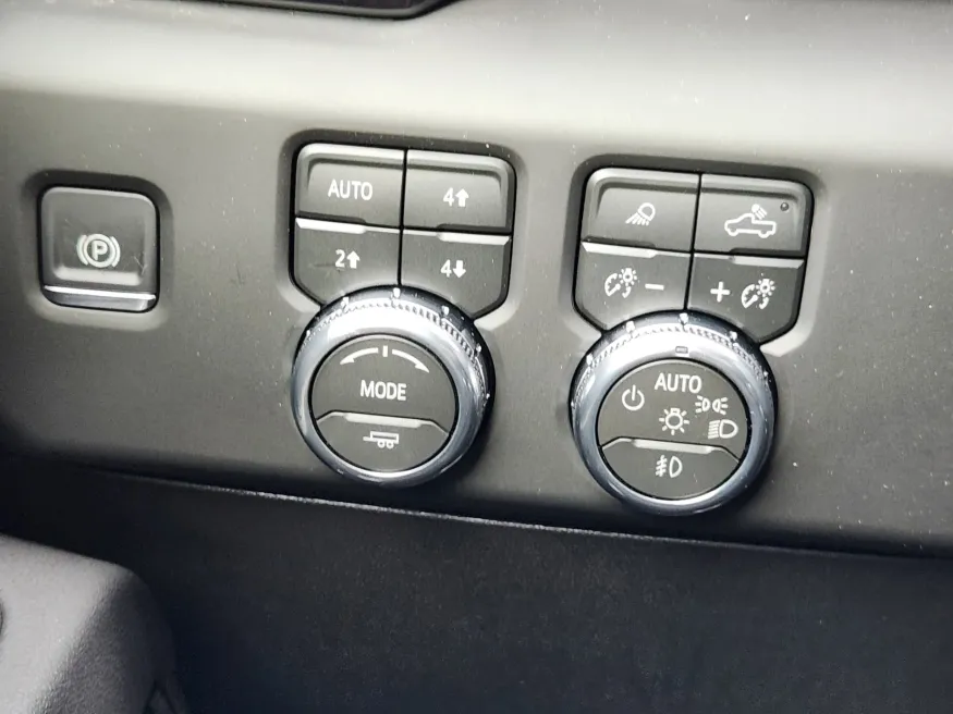 2026 GMC Sierra 2500HD AT4 | Photo 26 of 27