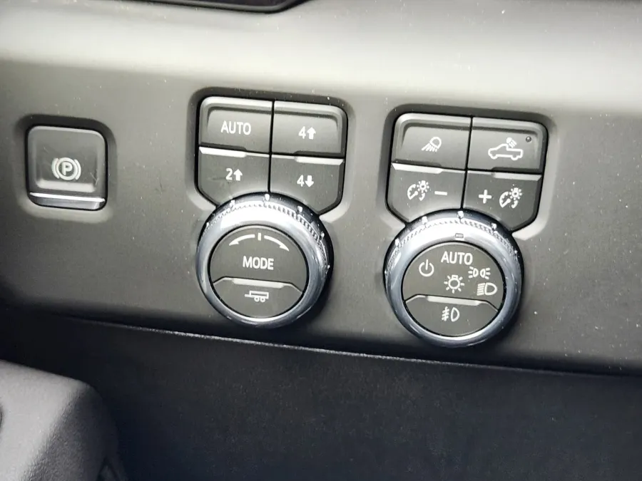 2026 GMC Sierra 2500HD AT4 | Photo 26 of 27