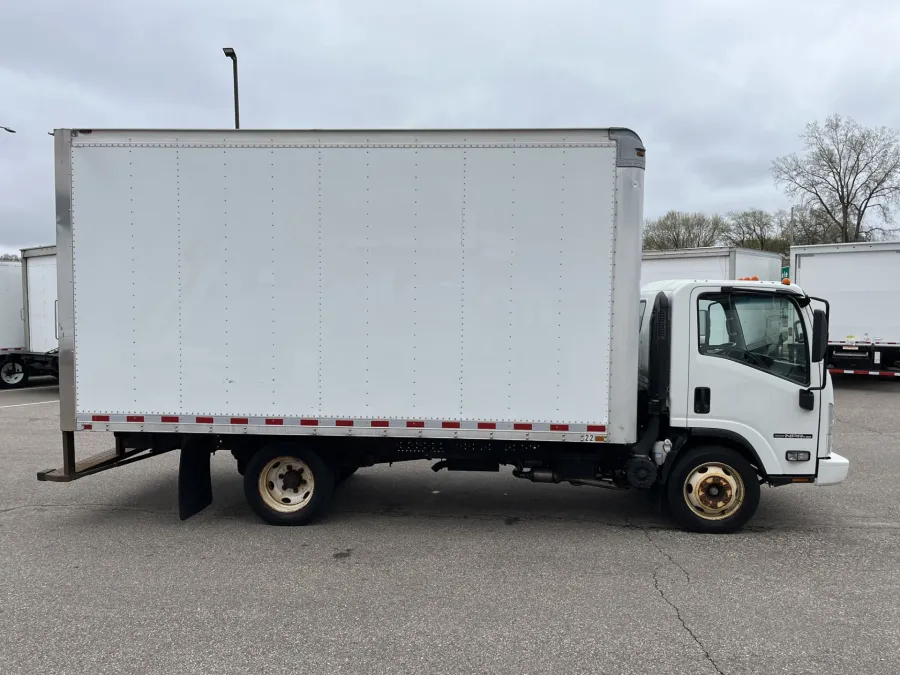 2015 Isuzu NPR | Photo 13 of 18