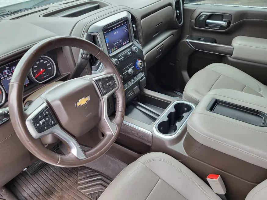 2022 Chevrolet Silverado 2500HD LTZ | Photo 16 of 36
