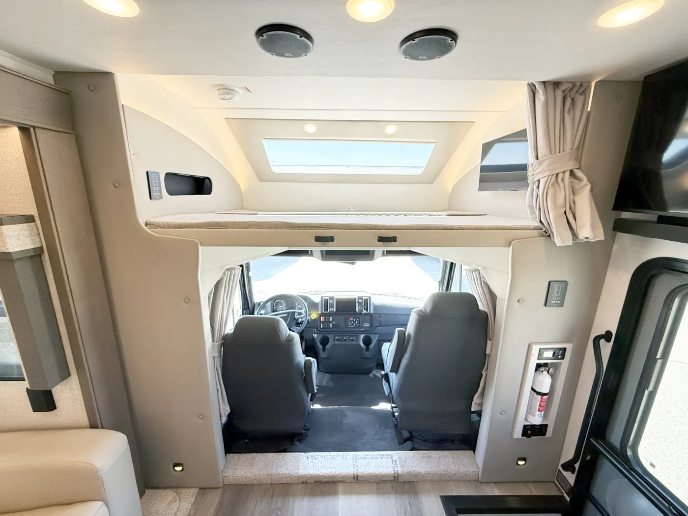 2026 Renegade Valencia 36SB | Photo 5 of 28