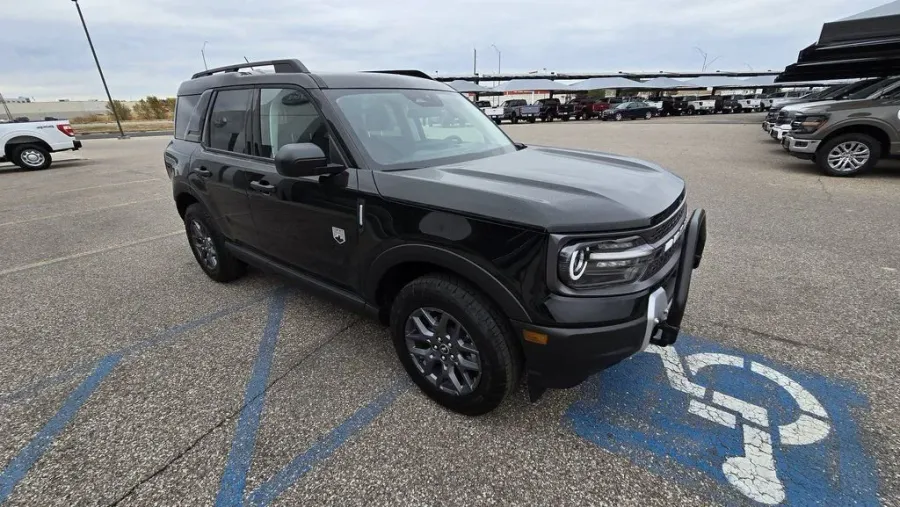 2025 Ford Bronco Sport | Photo 3 of 29