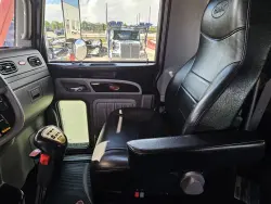 2020 Peterbilt 389 | Thumbnail Photo 29 of 35