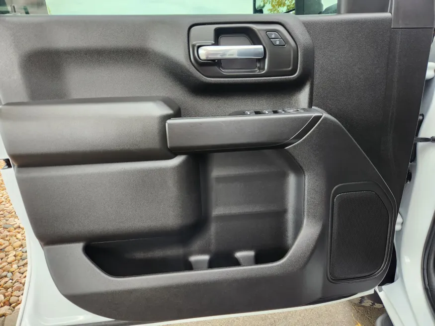 2024 GMC Sierra 2500HD Pro | Photo 5 of 29