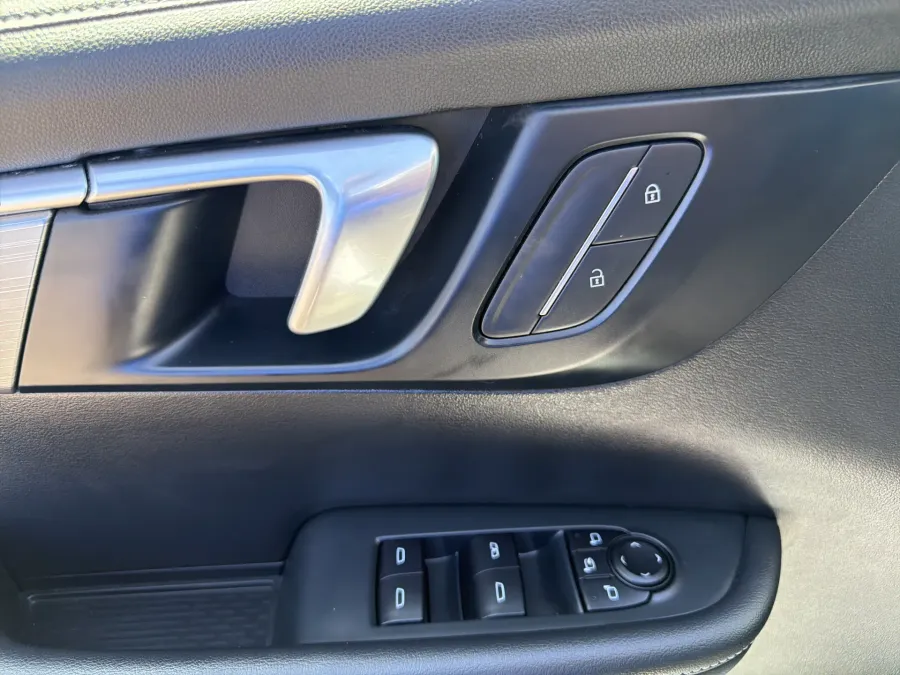 2025 Buick Enclave Preferred | Photo 14 of 21
