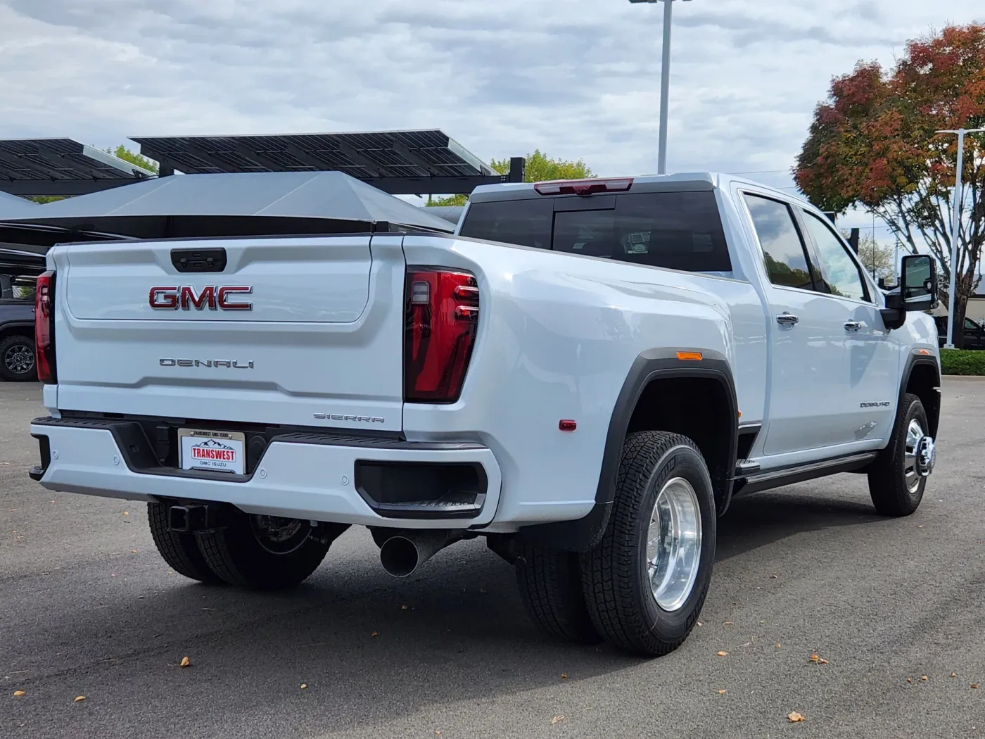 2026 GMC Sierra 3500HD Denali | Photo 2 of 31