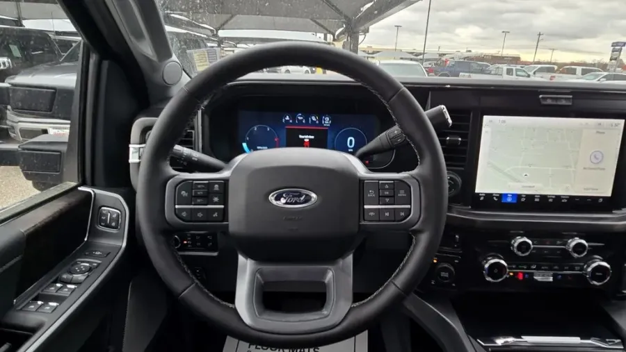 2026 Ford Super Duty F-350 | Photo 16 of 32