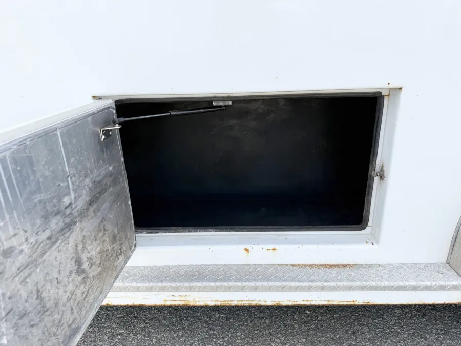 2015 Freightliner M2 106 2L Hauler | Photo 10 of 20