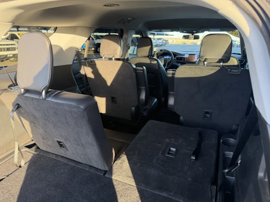 2024 Ford Explorer Limited | Photo 7 of 16