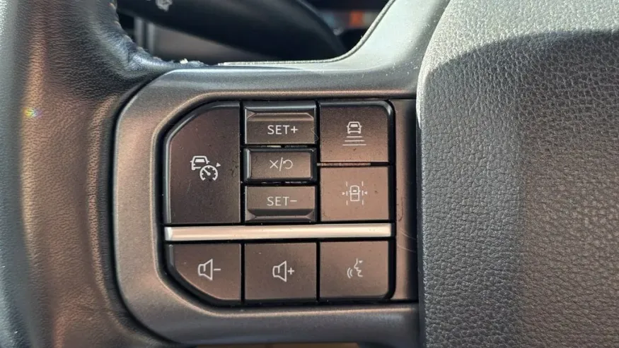 2023 Ford F-150 | Photo 17 of 33