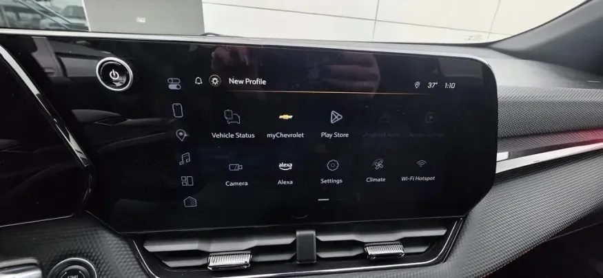 2025 Chevrolet Equinox | Photo 22 of 28