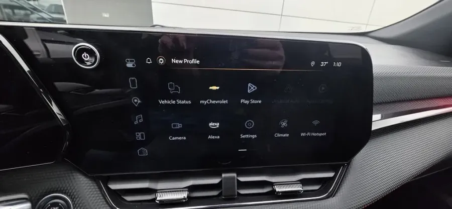 2025 Chevrolet Equinox | Photo 22 of 28