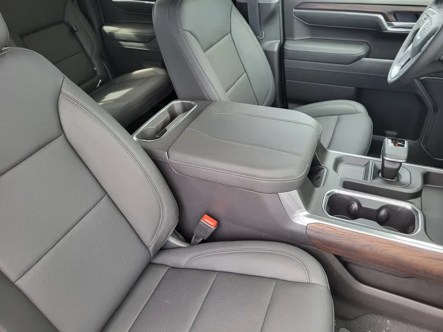 2026 GMC Sierra 1500 SLT | Photo 12 of 26