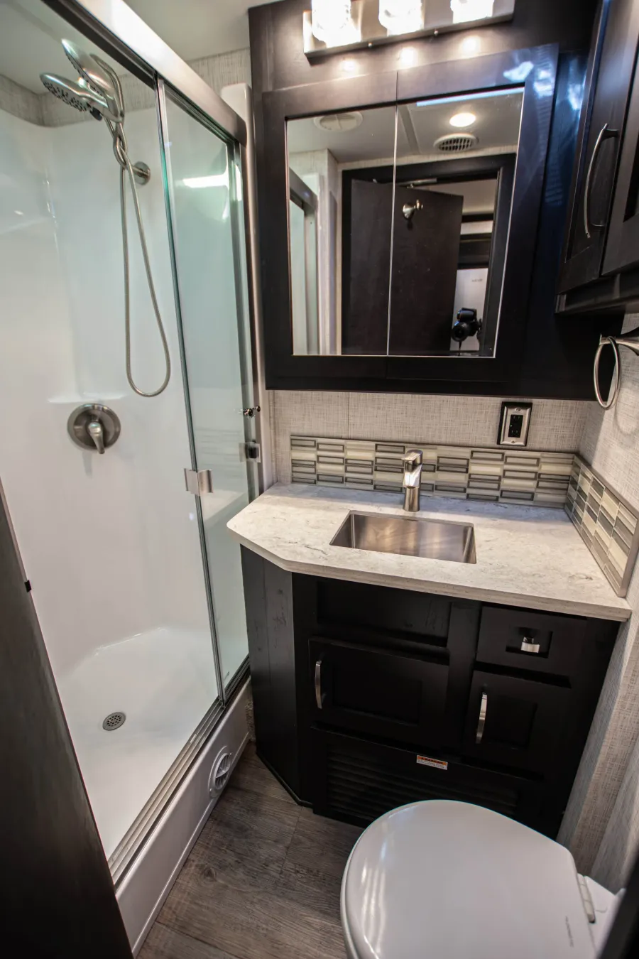 2026 Newmar Canyon Star 3947 | Photo 23 of 27