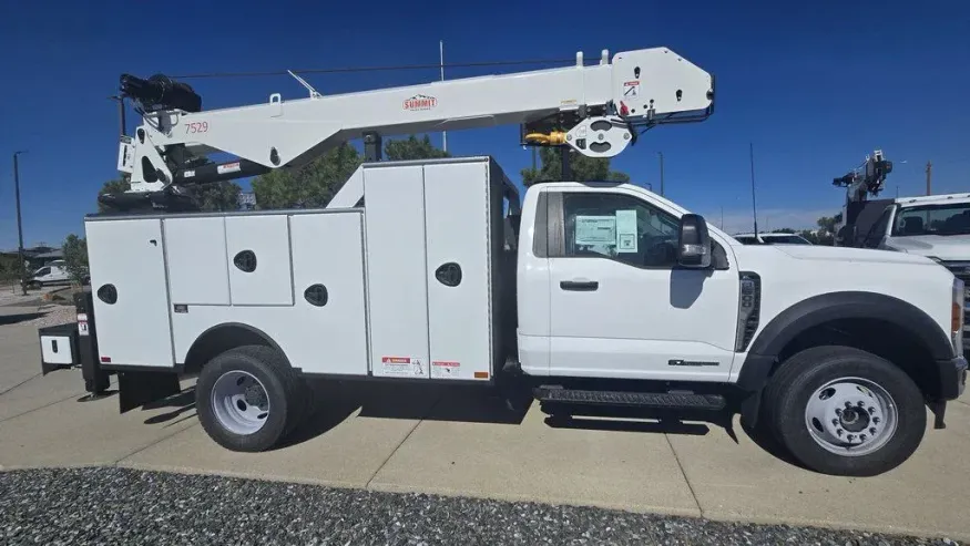 2025 Ford Super Duty F-600 | Photo 4 of 26