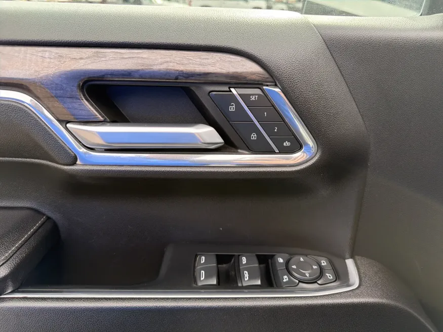 2024 Chevrolet Silverado 1500 LTZ | Photo 12 of 20