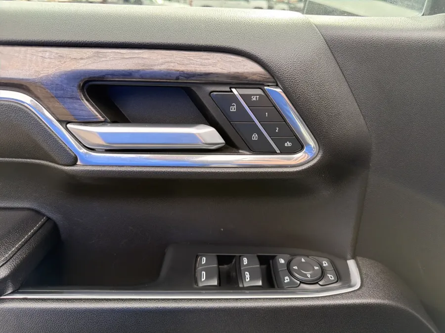 2024 Chevrolet Silverado 1500 LTZ | Photo 12 of 20