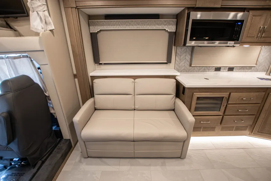 2026 Renegade Verona LE 40LTS | Photo 16 of 29