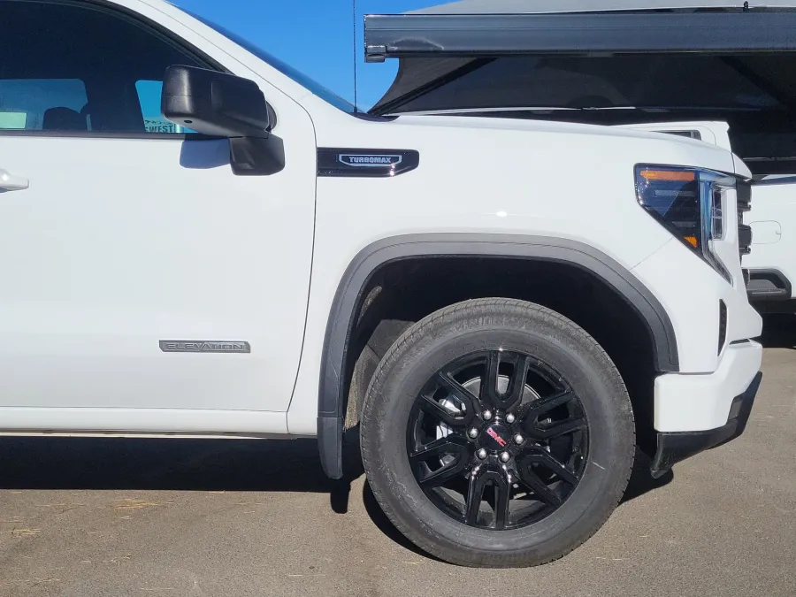 2026 GMC Sierra 1500 Elevation | Photo 5 of 22