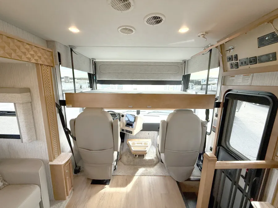 2024 Newmar Bay Star 3626 | Photo 6 of 31