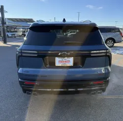 2024 Chevrolet Traverse | Thumbnail Photo 7 of 28