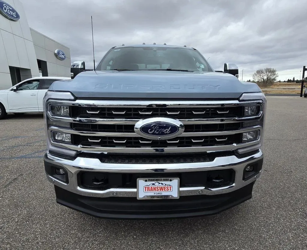 2026 Ford Super Duty F-250 | Photo 4 of 43