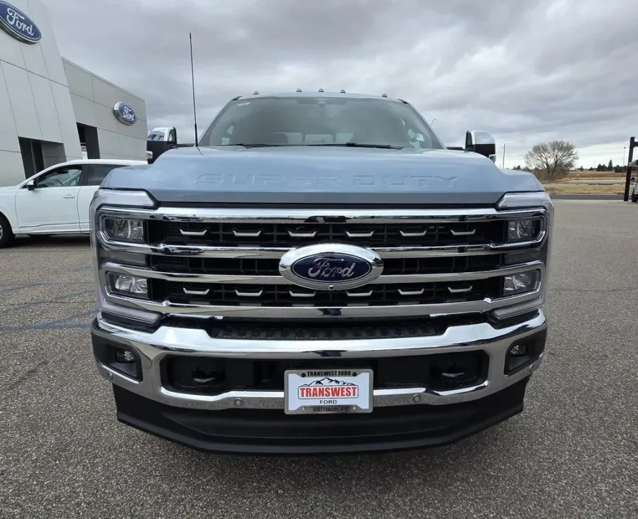 2026 Ford Super Duty F-250 | Photo 4 of 43