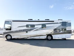 2026 Newmar Canyon Star 3947 | Thumbnail Photo 24 of 33