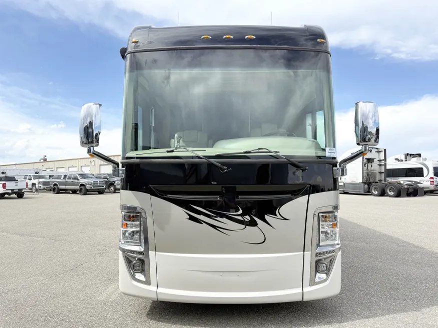 2013 Tiffin Zephyr | Photo 25 of 32