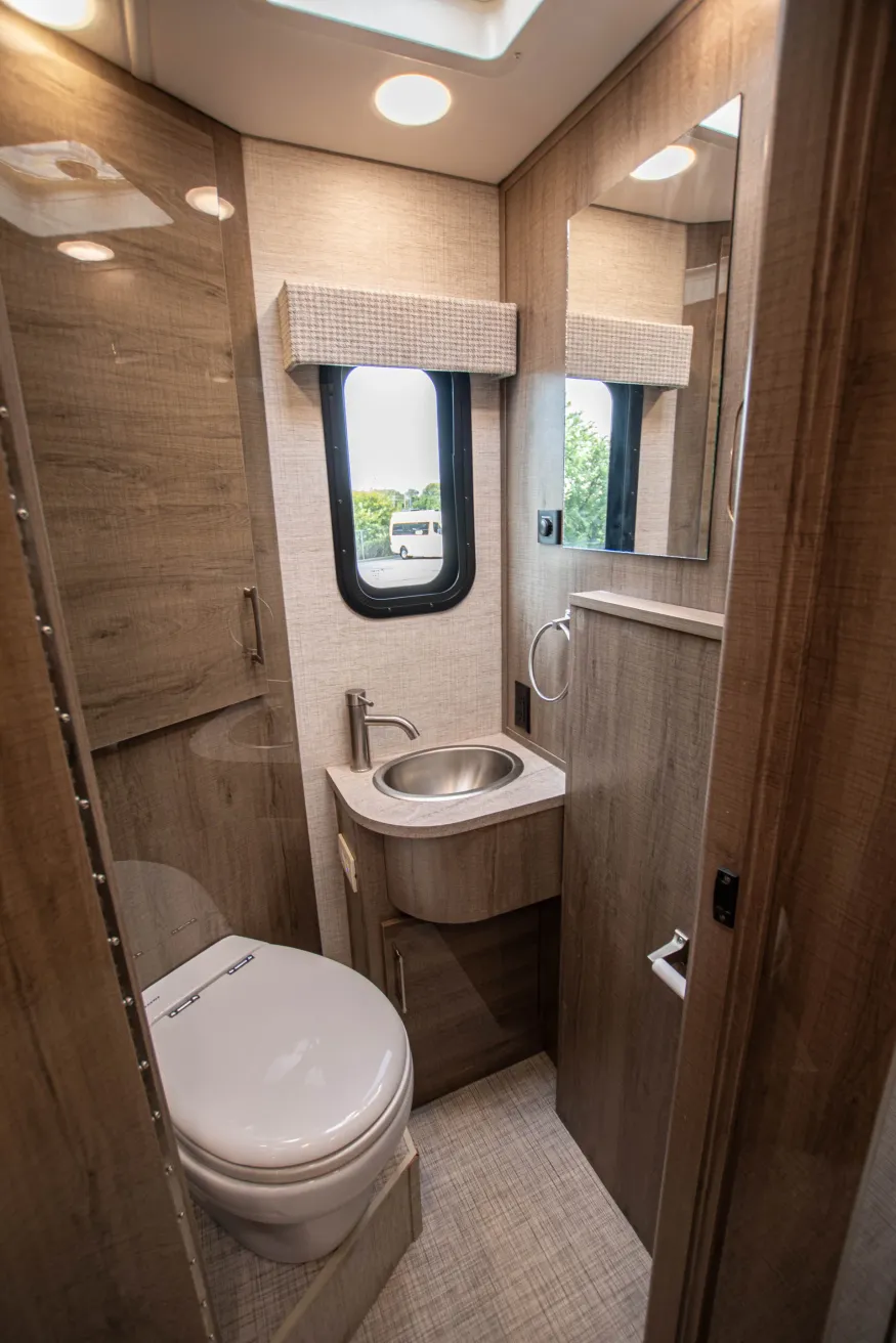 2022 Entegra Qwest 24N | Photo 17 of 22