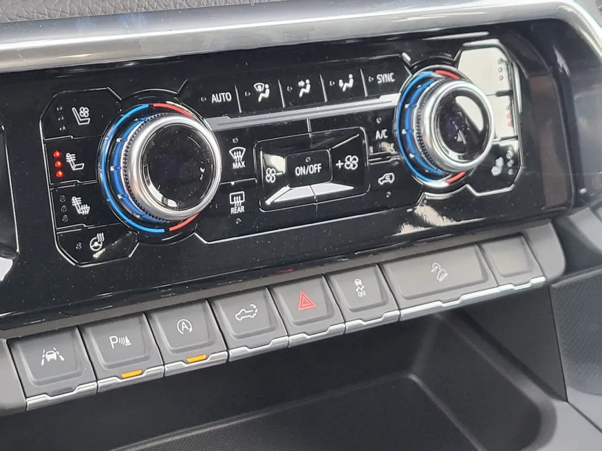 2026 GMC Sierra 1500 Denali | Photo 16 of 26