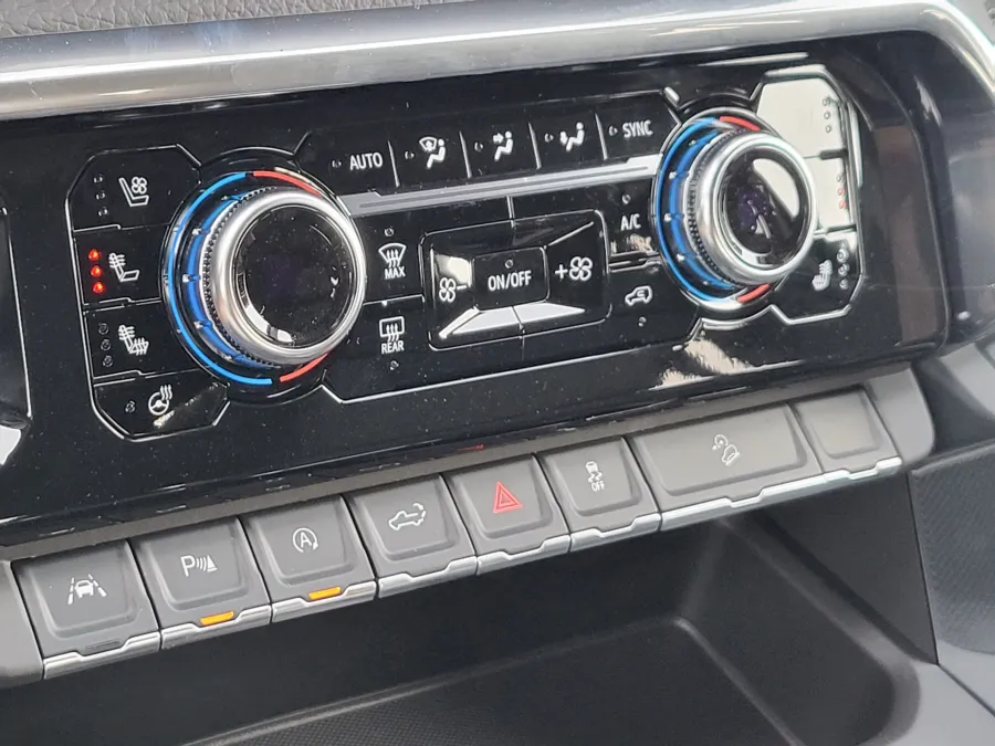 2026 GMC Sierra 1500 Denali | Photo 16 of 26